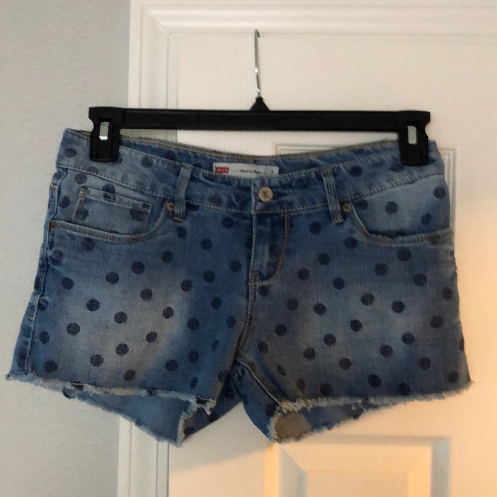Levi’s polka dot “shorty short”